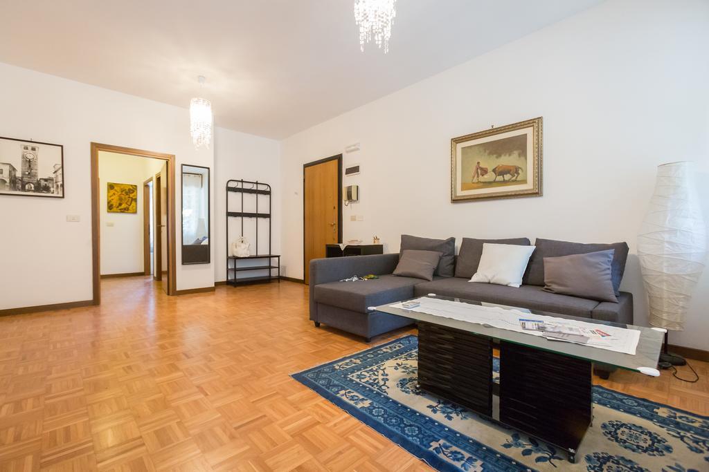 Bolognina Central Apartment Bologna Ngoại thất bức ảnh