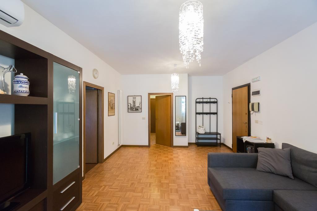 Bolognina Central Apartment Bologna Ngoại thất bức ảnh